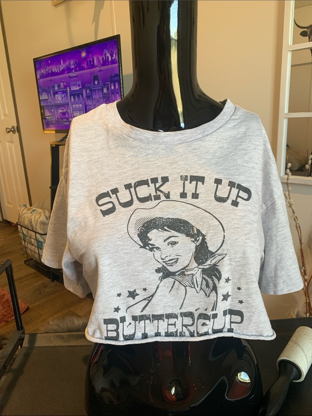 #68 Forever 21 Light Gray Cropped Tee with Cowgirl Graphic and Slogan
